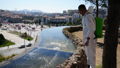 Keçiören Belediyesi’nden Halk Sağlığı İçin İlaçlama Seferberliği Keçiören Belediyesi, halk sağlığını korumaya yönelik çalışmalarına ara vermeden devam
