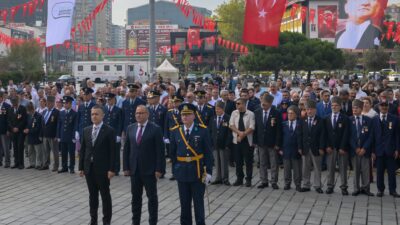 Esenyurtlular, bağımsızlık mücadelesinin gururunu ve coşkusunu hep birlikte yaşadı!  