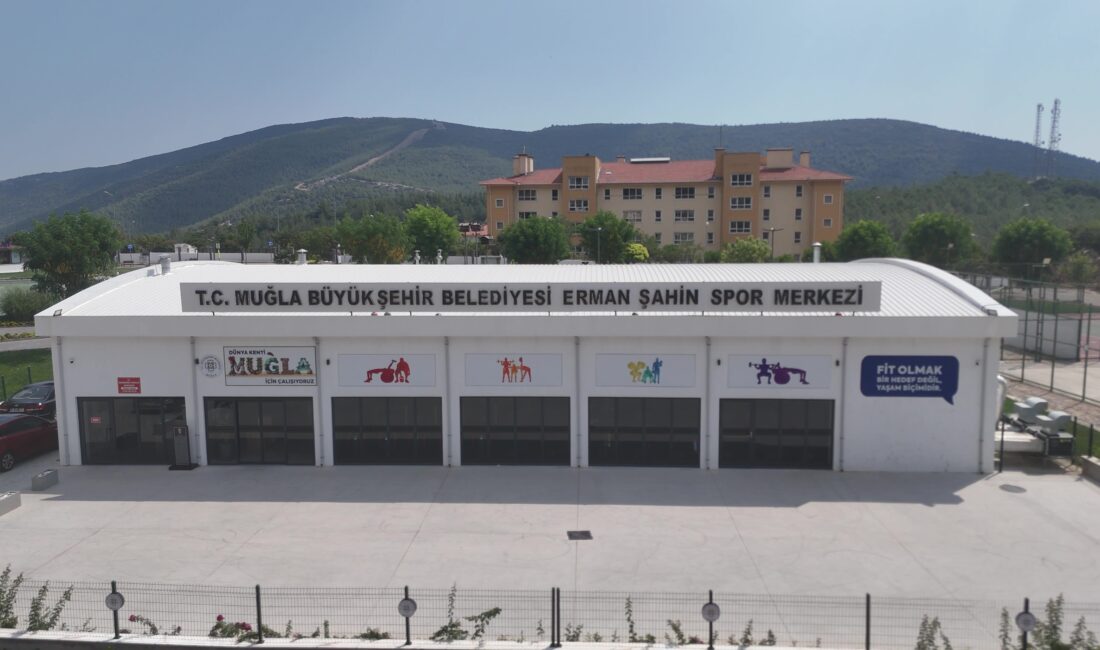Muğla Büyükşehir Belediyesi’nin hizmete açtığı Erman Şahin Spor Merkezi’ne, açılışından