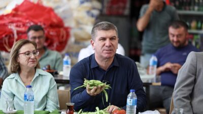 Burdur Belediye Başkanı Ali Orkun Ercengiz, Fasulye Üreticileri ile Buluştu Burdur Belediye Başkanı Ali Orkun Ercengiz, Çatağıl köyünde (eski adıyla
