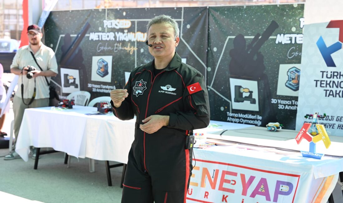 Türkiye’nin ilk astronotu Alper Gezeravcı, Karacabey’de gençlerle buluşarak uzay yolculuğu