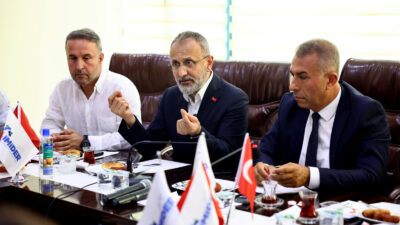 Eyüpsultan Belediye Başkanı Dr. Mithat Bülent Özmen, ilçede yürüttüğü saha