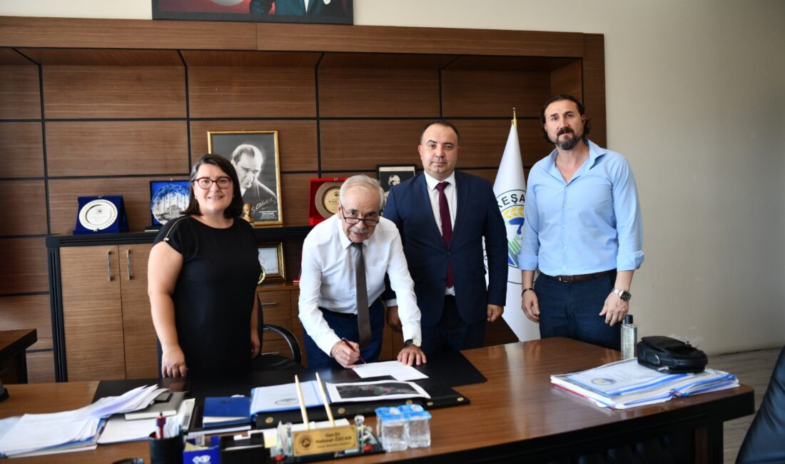 GÜNEKAB’ta görev yapan çalışanlarını kapsayan banka promosyonu imza töreni, 11