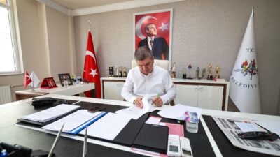 İmzalar Atıldı: Burdur İtfaiyesine 4 Milyon Euroluk Destek Avrupa Kalkınma Bankası tarafından Burdur İtfaiyesine 4 Milyon Euro (yaklaşık