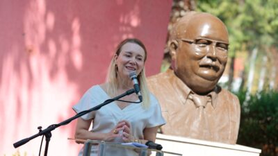 “İzmir Baba” Konak’ta anıldı “İzmir Baba” olarak tanınan Sancar Maruflu, vefatının dördüncü yılında adının