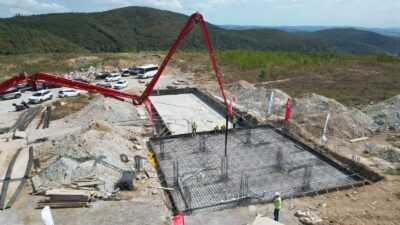 İzmit Belediyesi Pati Dostları İçin Yaşam Alanının Temelini Attı İzmit Belediyesi tarafından Kabaoğlu Mahallesi’nde kurulacak Sokak Hayvanları Barınma ve