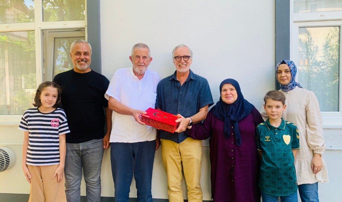 İzmit Belediyesi kent genelinde gazi ve şehit ailesi ziyaretlerine devam
