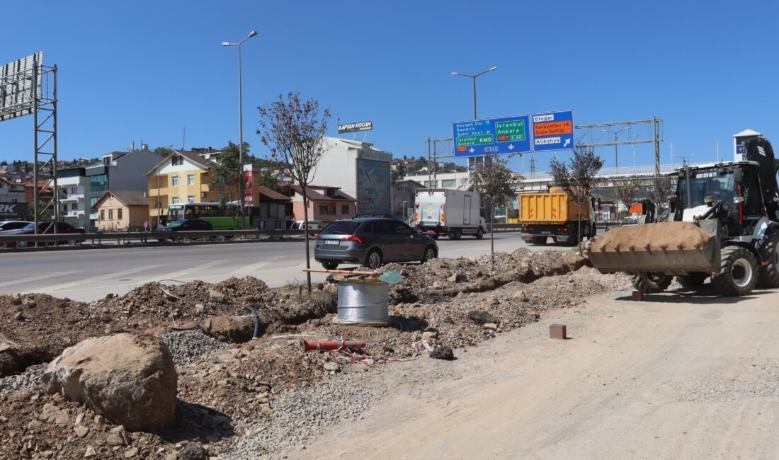 İzmit Belediyesi, Yahyakaptan Mahallesi’nde başlattığı dekoratif aydınlatma çalışmalarıyla hem estetik