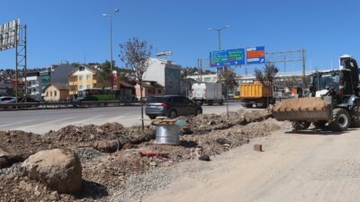 İzmit Belediyesi’nden Yahyakaptan’a Dekoratif Aydınlatma İzmit Belediyesi, Yahyakaptan Mahallesi’nde başlattığı dekoratif aydınlatma çalışmalarıyla hem estetik