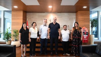 Konyaaltı Belediyesi Organ Nakline Farkındalık Oluşturacak Konyaaltı Belediye Başkanı Cem Kotan, Akdeniz Üniversitesi Organ Nakli Derneği