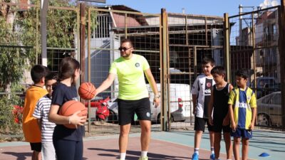 Karabağlar Belediyesi, çocukların yaz tatilini verimli geçirmesi ve spor alışkanlığı