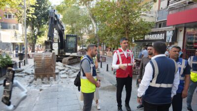 Kartal’ın Caddeleri Adım Adım Yenileniyor Modern, güvenli ve yaşanabilir bir kent hedefiyle çalışmalarını sürdüren Kartal