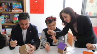 Kısa Mola Merkezleri Muğla’nın Her Köşesine Yayılıyor Özel gereksinimli bireyler ve ailelerine güvenli bir soluklanma imkânı sunan