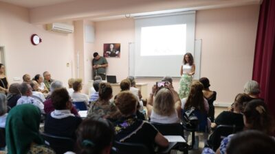 Konak’ın İleri Yaş Merkezi’nde Kuşaklararası İletişim Semineri Konak Belediyesi Ziya Zişan Saadet Aytulun Kardeşler İleri Yaş Sağlıklı