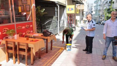 Konak’ta Kaldırım İşgaline Karşı Sarı Çizgi Konak Belediye Meclisi'nde oybirliğiyle kabul edilen 'İşgal İzni Yönetmeliği'