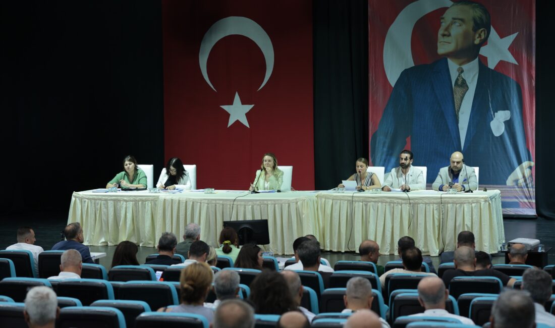 Ağustos ayı birinci birleşimi için bir araya gelen Konak Belediye