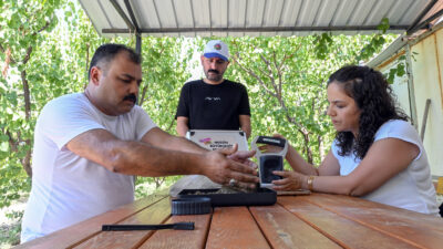 Mersin Büyükşehir Belediyesi, üreticilerin doğru gübreleme yaparak hem verimliliği artırmaları
