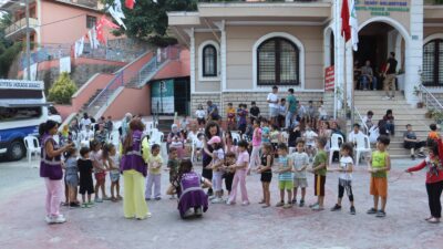 İzmit Belediyesi çocukları teknoloji bağımlılığından uzaklaştırmak ve geleneksel oyunları yeniden