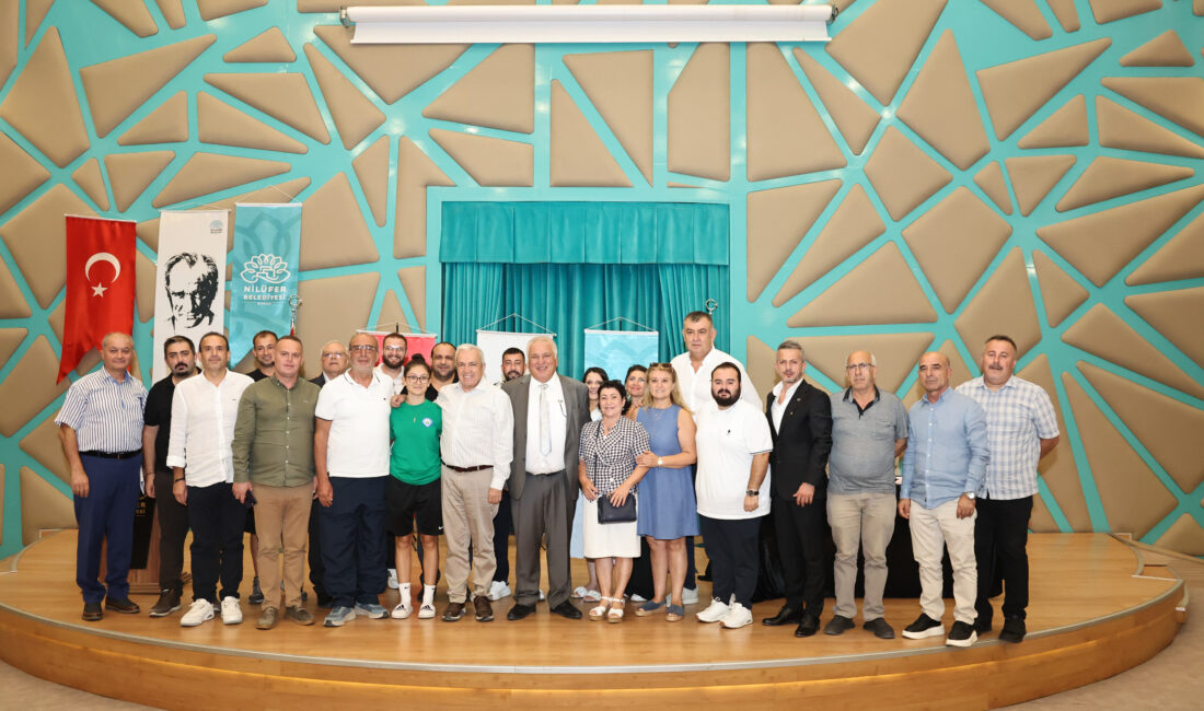 Nilüfer Belediyespor Kulübü’nün olağanüstü genel kurulunda başkanlığa yeniden Muharrem Or