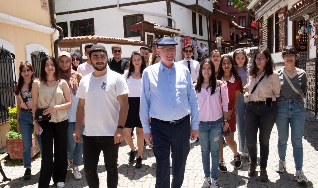 Odunpazarı Belediye Başkanı Kazım Kurt, üniversite öğrenimi için Eskişehir’i tercih
