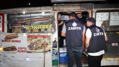 Odunpazarı’nda Seyyar Satıcılara Ortak Operasyon Odunpazarı’nda, hijyen koşullarına aykırı şekilde seyyar olarak yapılan yiyecek satışlarına