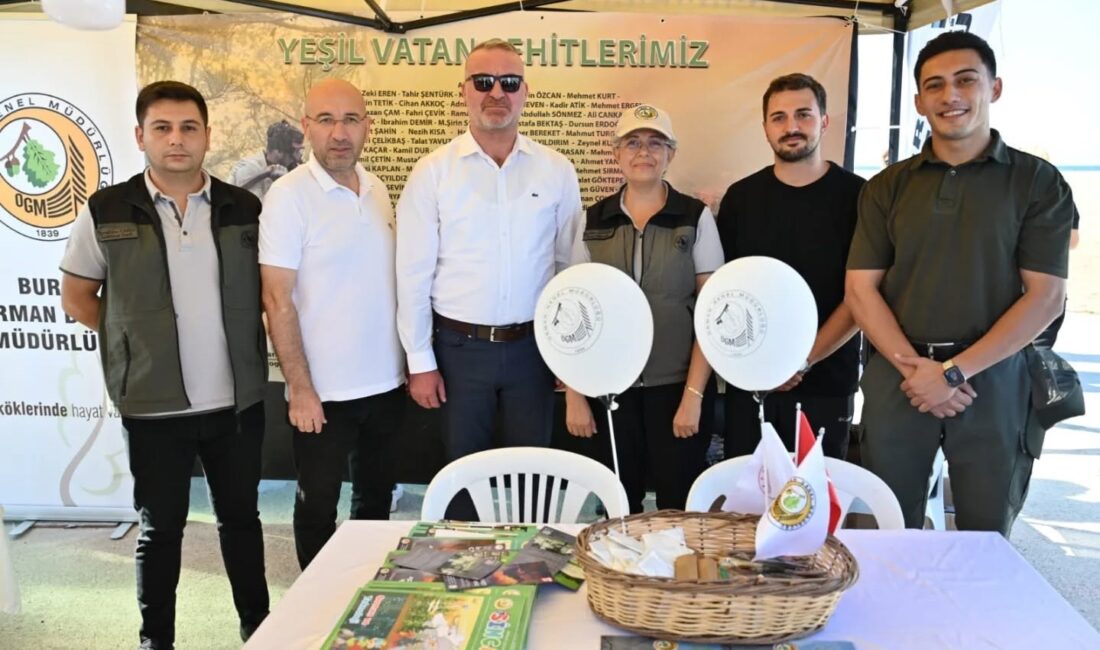 Karacabey Belediye Başkanı Fatih Karabatı, LongozFest’te fidan bağışı standını ziyaret