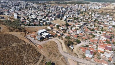 Çiğli’de Yol Ve Park Çalışmaları Hız Kesmeden Sürüyor Çiğli Belediyesi, mahallelerde yol, temizlik ve parke taşı döşeme çalışmalarına