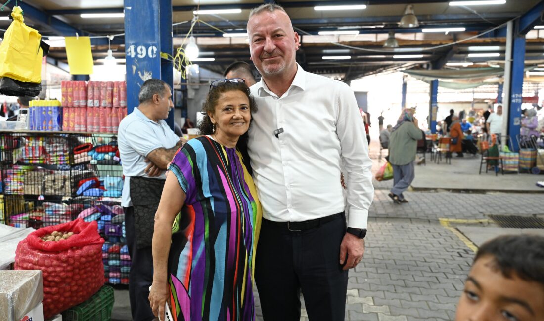 Karacabey Belediye Başkanı Fatih Karabatı, Ömer Matlı Kapalı Pazaryeri’nde esnaf