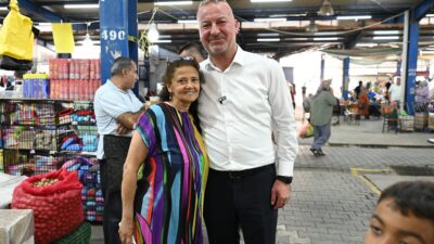 Karacabey Belediye Başkanı Fatih Karabatı, Ömer Matlı Kapalı Pazaryeri’nde esnaf