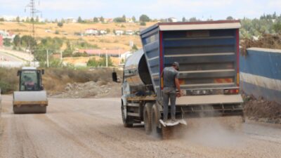 Yalova’da Yol Düzenleme Çalışmaları Devam Ediyor Yalova Belediyesi Fen İşleri Müdürlüğü ekipleri tarafından Kirazlı Sanayi Sitesi