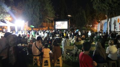 Derince Belediyesi‘nin düzenlediği Açık Havada Sinema Şöleni başladı. Yeşilçam’ın unutulmaz