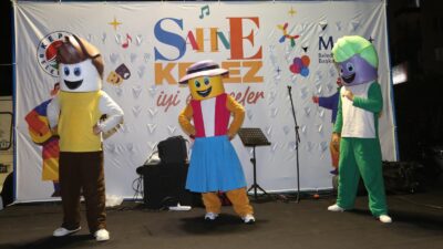 Kepez Belediyesi’nin kültür ve sanat etkinliklerini mahallelere taşıdığı “Sahne Kepez”,