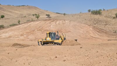 Kırsal kalkınmaya önem veren Manisa Büyükşehir Belediyesi, tarımsal sulamada, hayvancılıkta