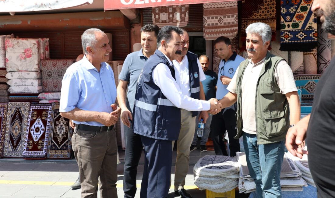 Ağrı Belediyesi Eşbaşkanı Memet Akkuş, zabıta üniforması giyerek Zabıta Müdürlüğü