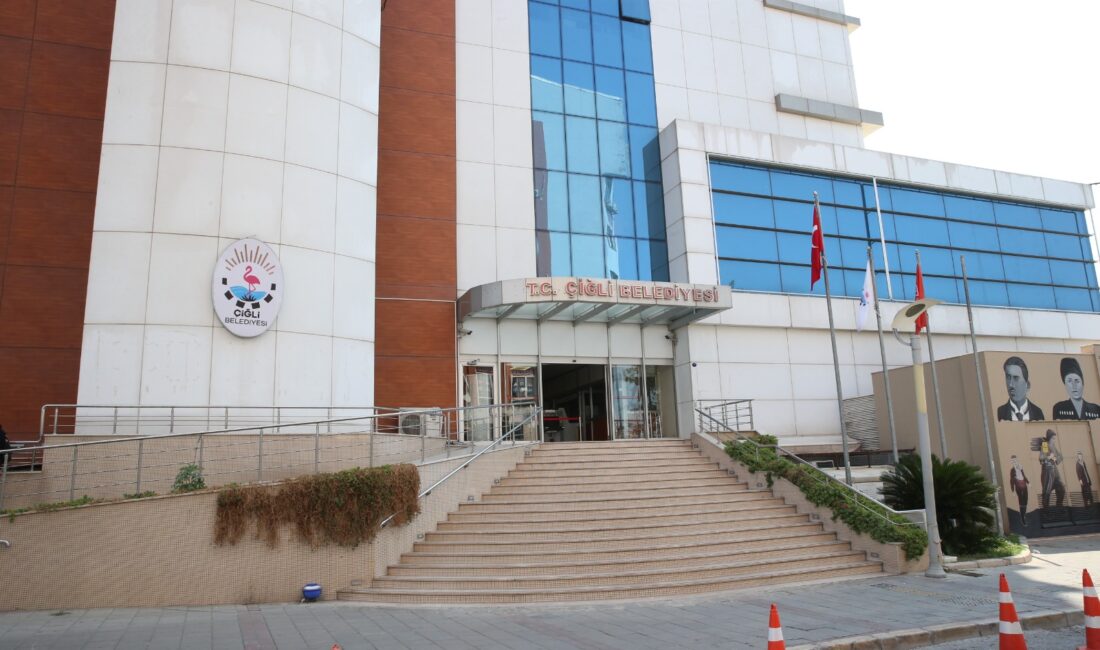 Çiğli Belediyesi'nin "Çiğli'nin Yıldızları" burs programına başvurular başladı. Öğrenciler, 19