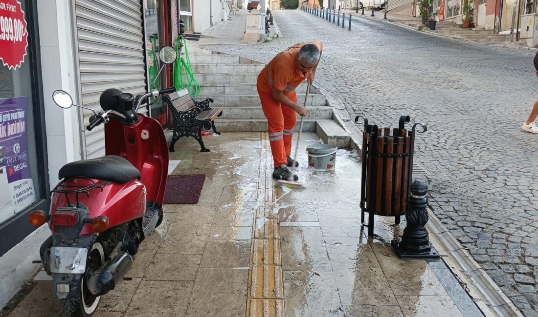 Milas Belediyesi ilçe merkezinde başlattığı genel temizlik çalışmalarını tüm hızıyla