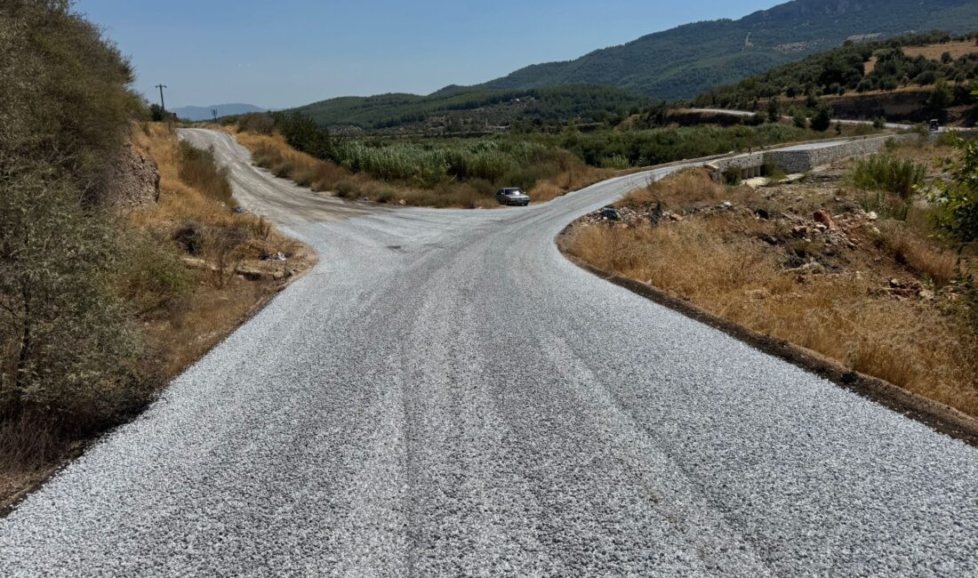 Milas Belediyesi kırsal mahallelerdeki yol yapım çalışmalarına hız kesmeden devam