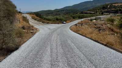 Milas Belediyesi Modern Ve Konforlu Yolları Vatandaşların Hizmetine Sundu Milas Belediyesi kırsal mahallelerdeki yol yapım çalışmalarına hız kesmeden devam