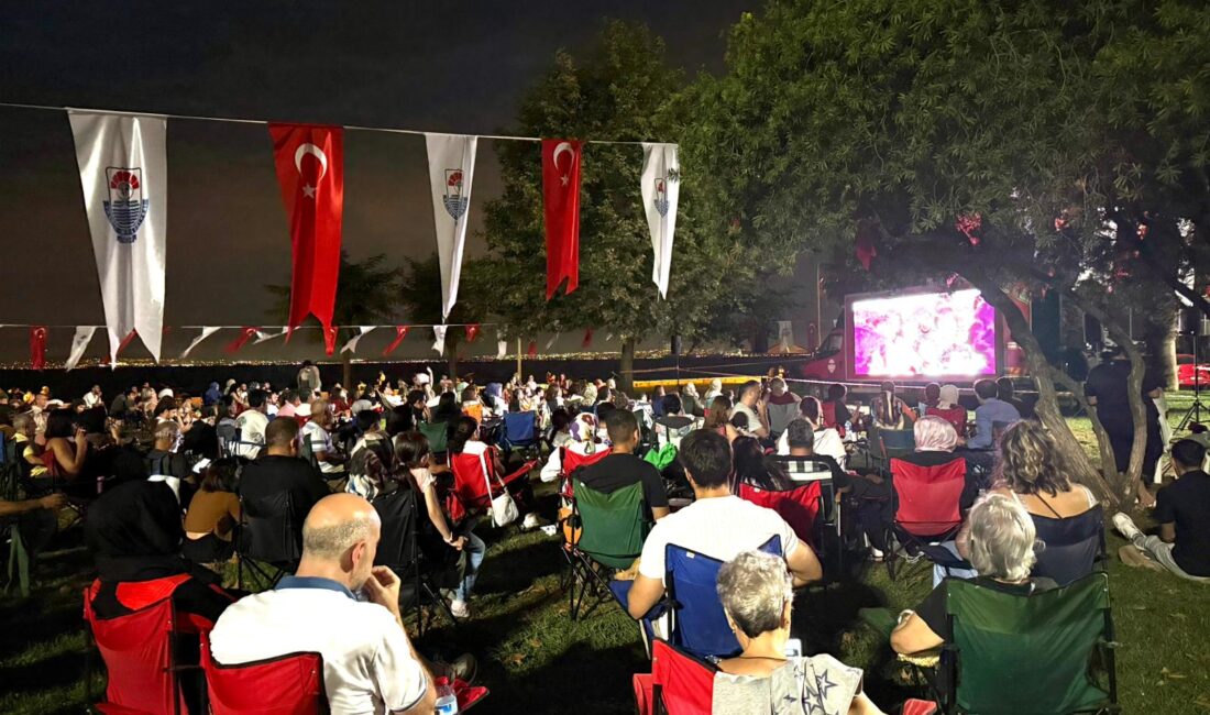 Yalova Belediyesi’nin “Kültür Yolda” etkinlikleri kapsamında başlatılan Gezici Seyyar Sinema