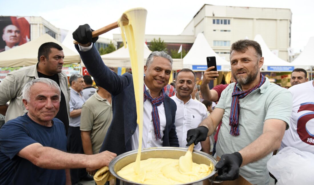 Antalya Muratpaşa Belediyesi’nin bu yıl 9’uncusunu düzenlediği Yöreler Renkler Festivali,
