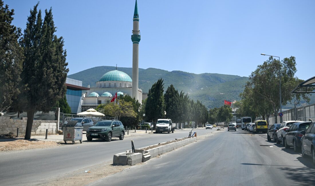 Bornova Belediyesi, Kemalpaşa Caddesi’nden Pınarbaşı merkezine uzanan Pınar Caddesi’ni 4
