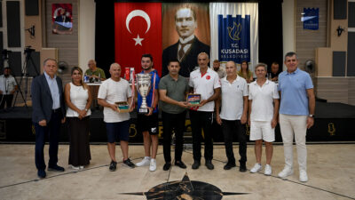 Kuşadası Belediye Meclisi Ağustos ayı olağan toplantısı, Belediye Başkanı Ömer Günel