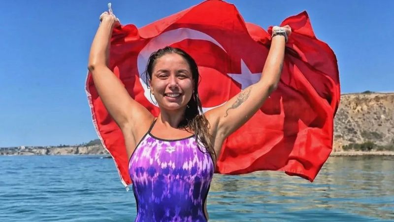 Türk ultra maraton yüzücüsü Bengisu Avcı, dünyanın en zorlu açık