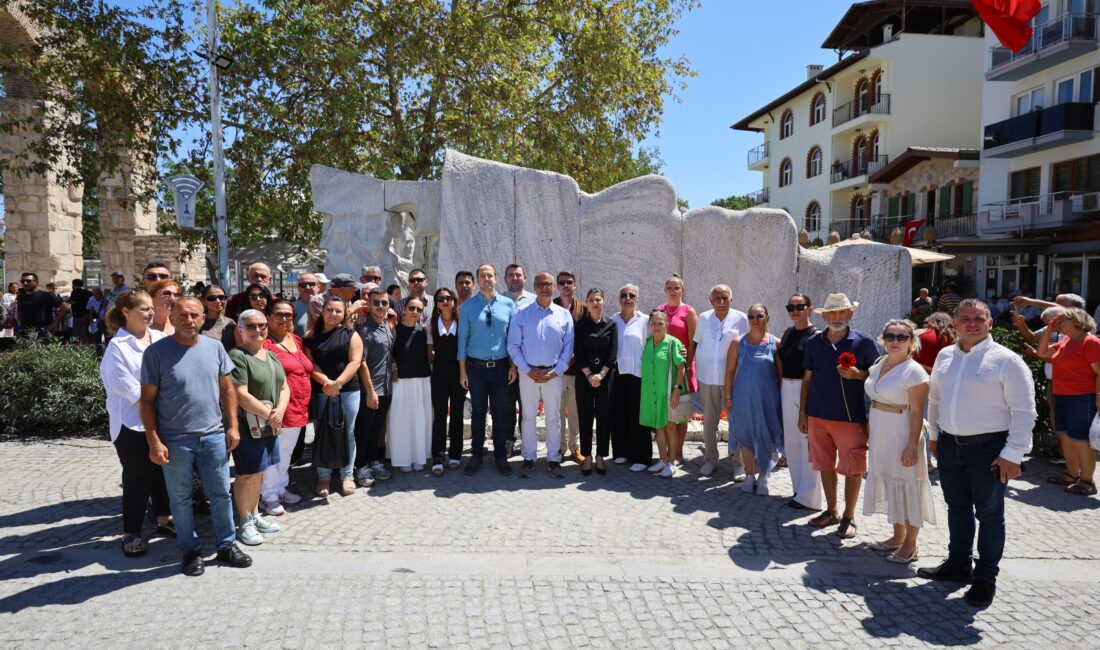 Efes Selçuk‘ta, Büyük Taarruz’un 103. yıl dönümü Kurtuluş Yolu Anıtı’nda