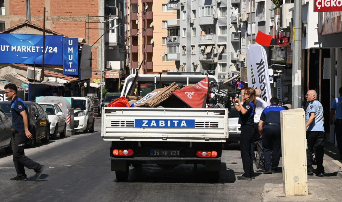 Karabağlar Belediyesi Zabıta Müdürlüğü ekipleri, ilçe genelinde kaldırım ve yol