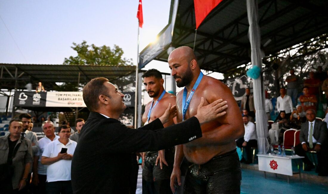 65. Geleneksel Kurtdereli Mehmet Pehlivan Yağlı Güreşleri’nin Başpehlivanı Orhan Okulu