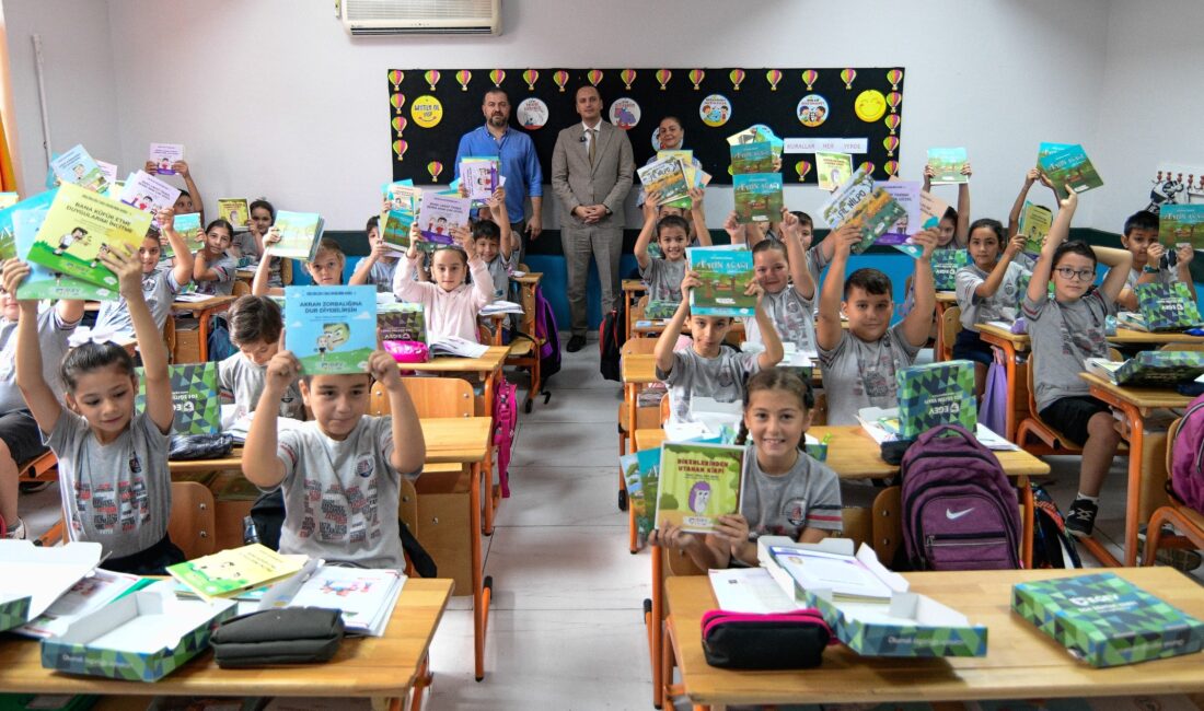 Bornova Belediyesi, ilkokula yeni başlayan öğrencilere kırtasiye desteği verecek. 18