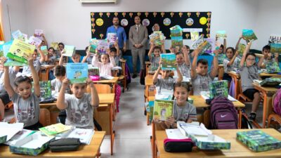 Bornova Belediyesi, ilkokula yeni başlayan öğrencilere kırtasiye desteği verecek. 18