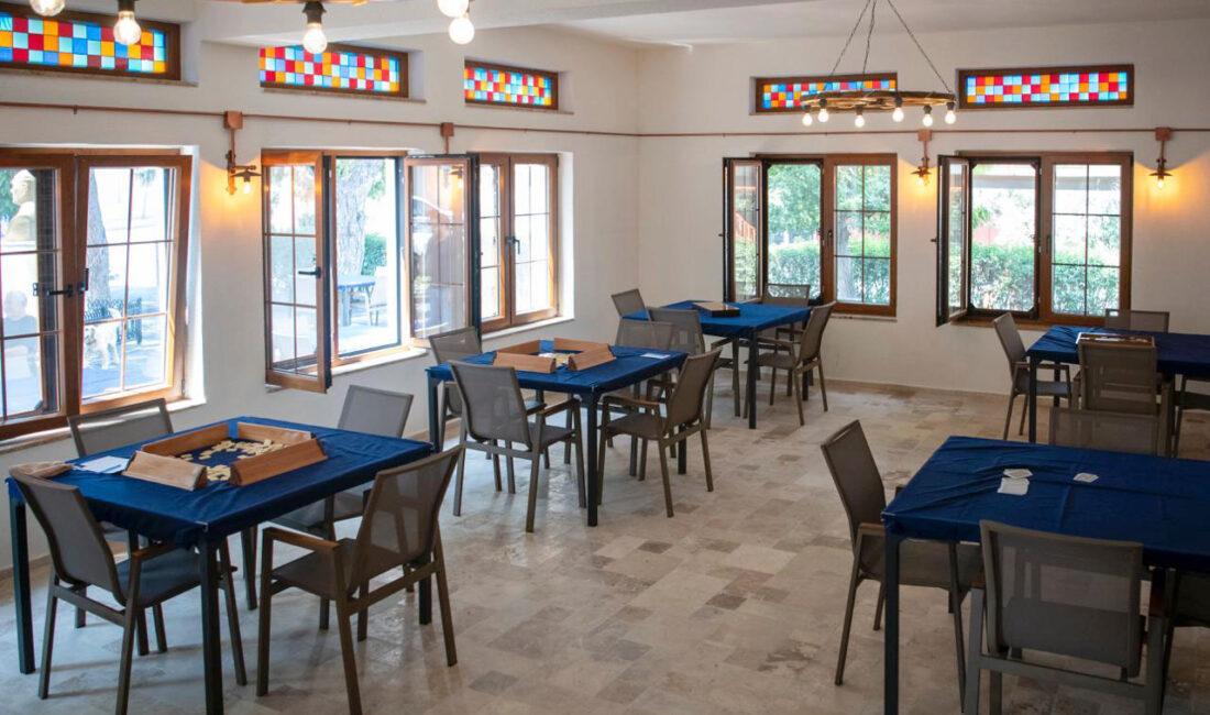 Kuşadası Belediye Başkanı Ömer Günel, sosyal belediyecilikte yeni bir vizyona