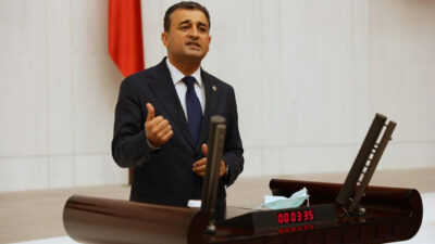 CHP Genel Başkan Yardımcısı Burhanettin Bulut, Balıkesir’de yaşanan deprem felaketi